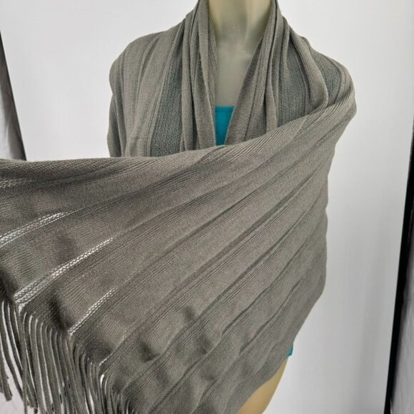 Soma Intimates Fringe Shawl Wrap Scarf Gray tiered 28 X 80 - Picture 6 of 14
